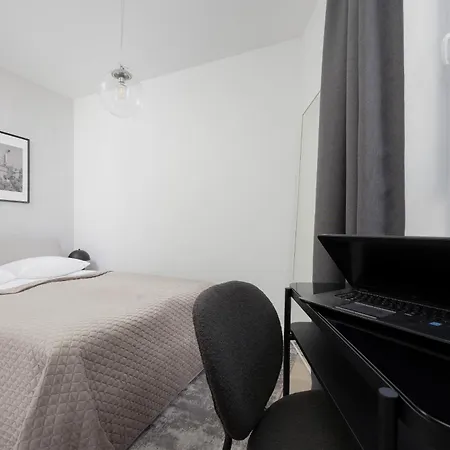 Minimalist Studio Near Rondo Daszynskiego By Noclegi Renters Warszawa Zewnętrze zdjęcie